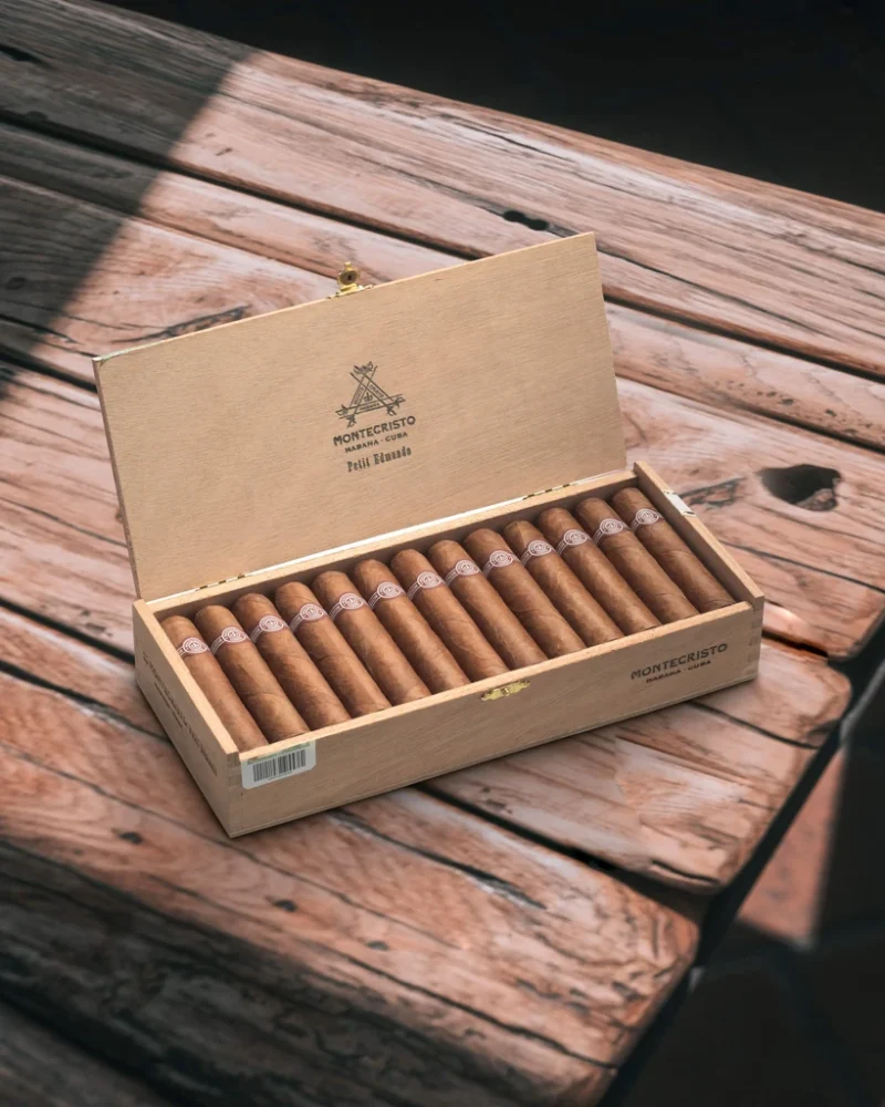 MONTECRISTO PETIT EDMUNDO - Box of 10